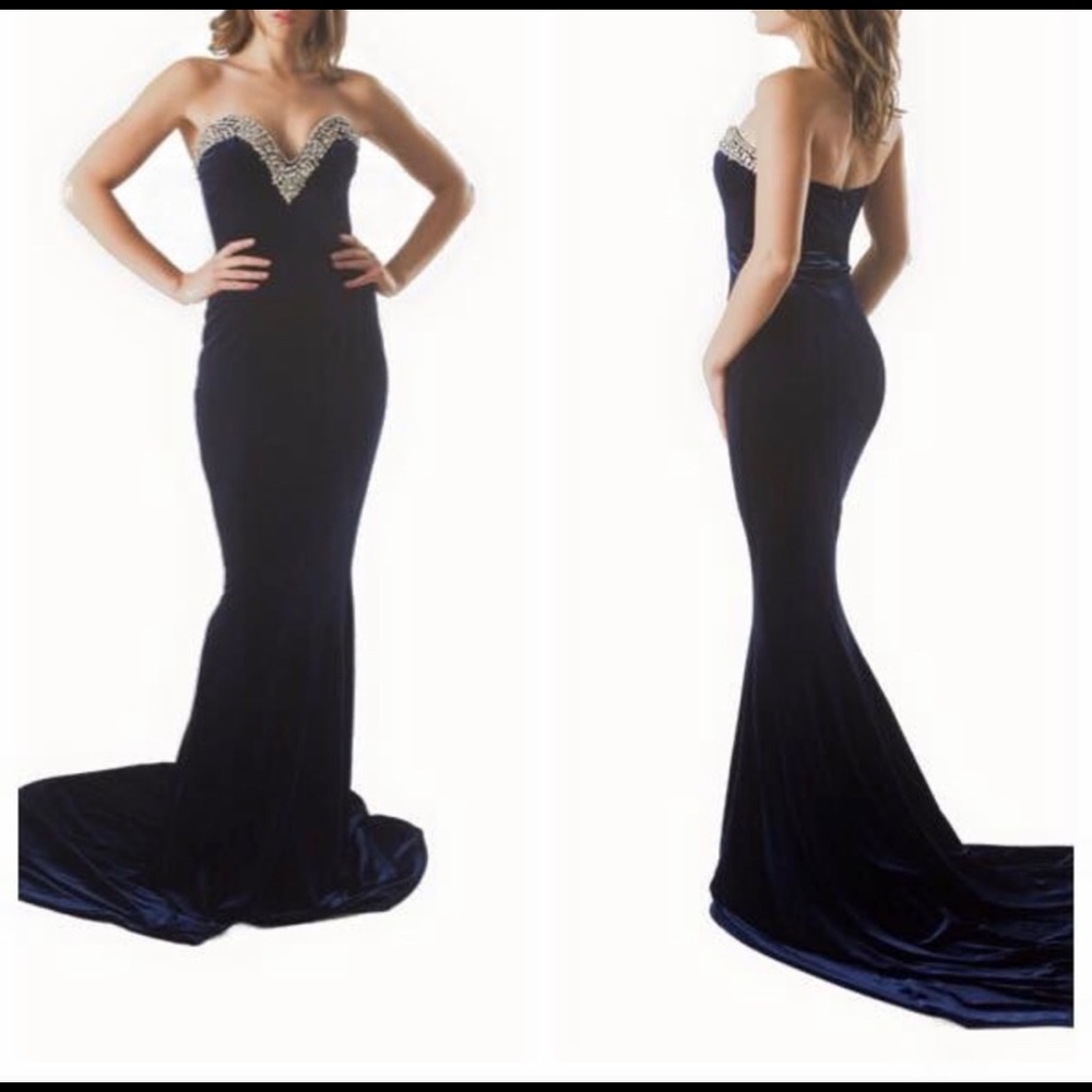 Portia & Scarlett navy velvet gown